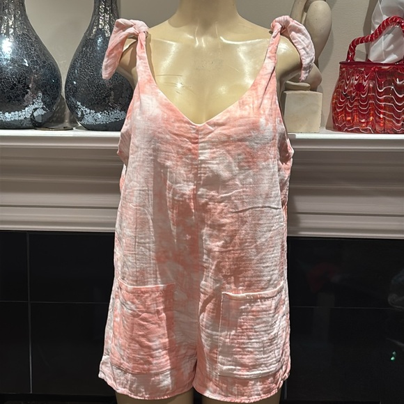 Show Me Your Mumu- Tilda Tie Shoulder Romper. Size S - Picture 6 of 8